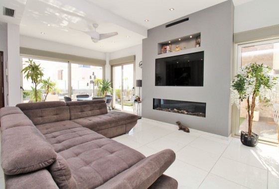 Resale - Detached Villa - Villamartin