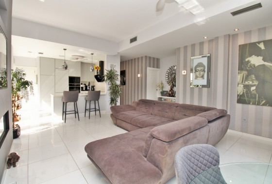 Resale - Detached Villa - Villamartin