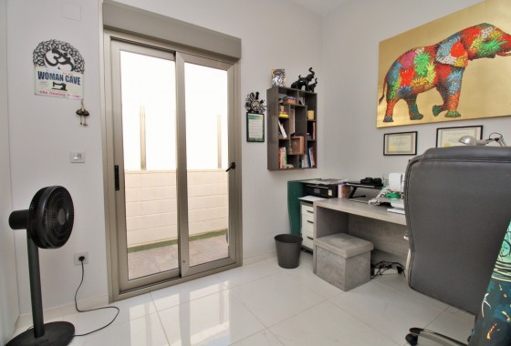 Resale - Detached Villa - Villamartin