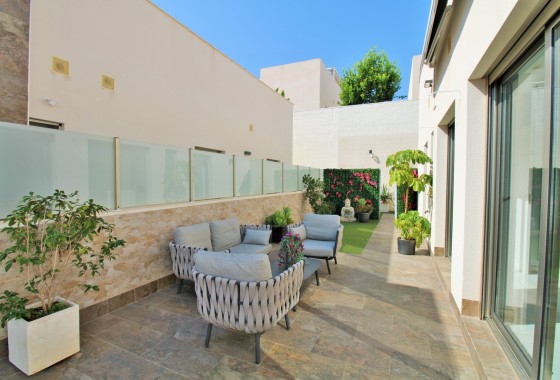 Resale - Detached Villa - Villamartin