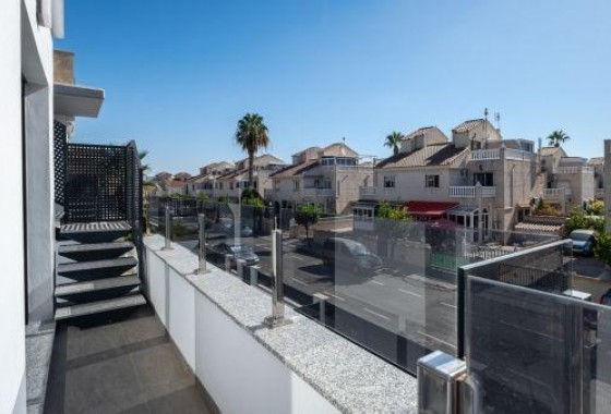 Segunda Mano - Chalet - Torrevieja - El limonar