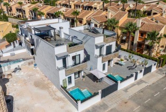 Segunda Mano - Chalet - Torrevieja - El limonar