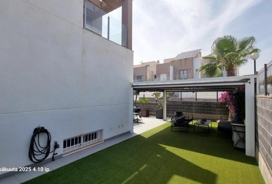 Segunda Mano - Chalet - Torrevieja - Aguas nuevas 1