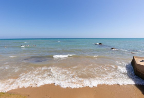 Resale - Apartment - Torrevieja - La Mata pueblo