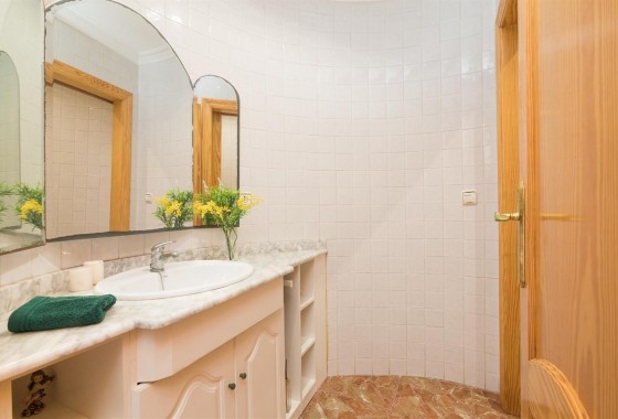 Revente - Villa - Elche - Corte Ingles