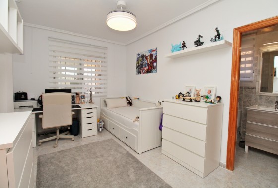 Resale - Detached Villa - Villamartin