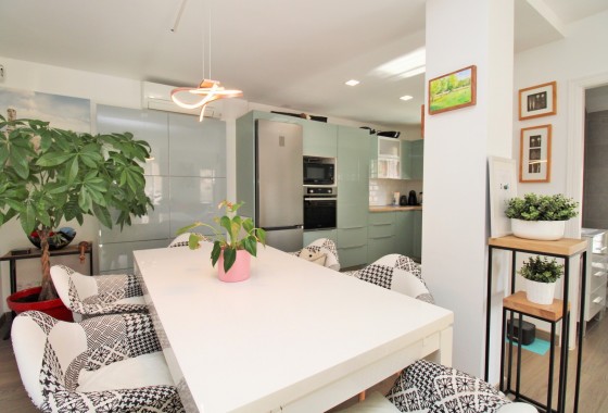 Revente - Maison de ville - Villamartin