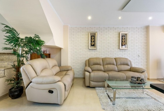 Revente - Terraced house / Townhouse - Torrevieja - Aguas nuevas 1