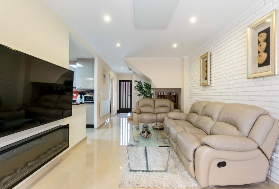 Revente - Terraced house / Townhouse - Torrevieja - Aguas nuevas 1