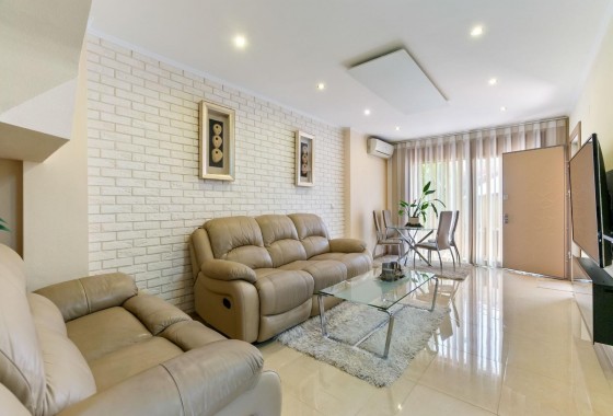 Revente - Terraced house / Townhouse - Torrevieja - Aguas nuevas 1