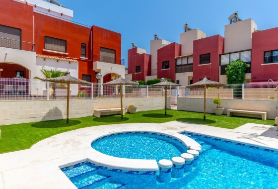Revente - Terraced house / Townhouse - Torrevieja - Aguas nuevas 1