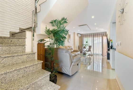 Revente - Terraced house / Townhouse - Torrevieja - Aguas nuevas 1