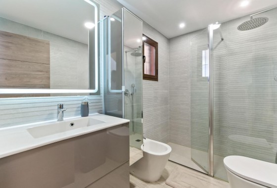 Revente - Terraced house / Townhouse - Torrevieja - Aguas nuevas 1