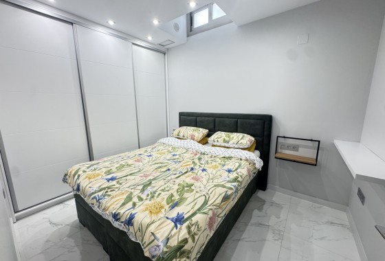 Resale - Detached Villa - Villamartin