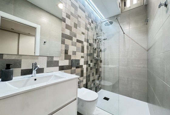 Resale - Detached Villa - Villamartin