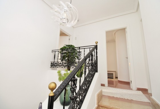 Resale - Detached Villa - Villamartin - Los Dolses