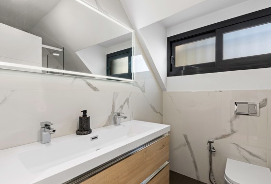 Segunda Mano - Chalet - San Juan Alicante - Frank Espinós