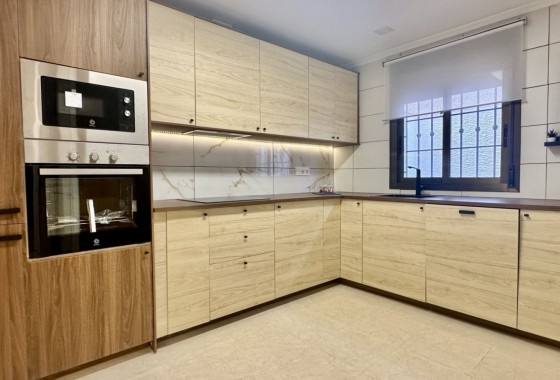 Resale - Townhouse - San Miguel de Salinas