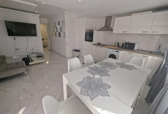 Revente - Villa - Torrevieja - Paseo maritimo