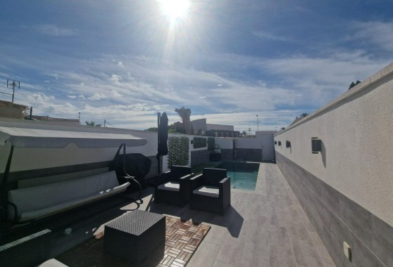 Revente - Villa - Torrevieja - Paseo maritimo