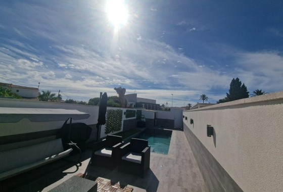 Revente - Villa - Torrevieja - Paseo maritimo