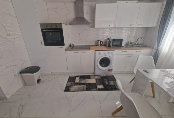 Revente - Villa - Torrevieja - Paseo maritimo