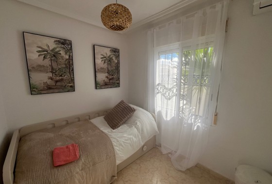 Segunda Mano - Quad House - Punta Prima - Serena