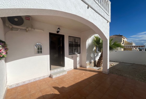 Segunda Mano - Quad House - Punta Prima - Serena