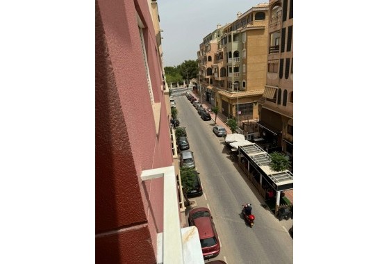 Resale - Apartment - Torrevieja - torrevieja