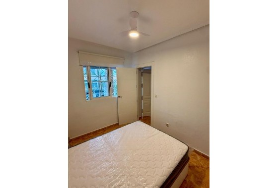 Segunda Mano - Apartamento - Torrevieja - Playa de los locos