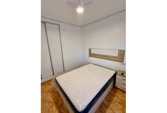 Segunda Mano - Apartamento - Torrevieja - Playa de los locos