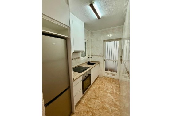 Segunda Mano - Apartamento - Torrevieja - Playa de los locos