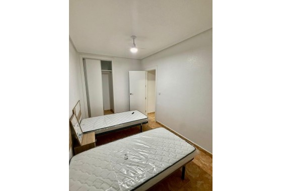 Segunda Mano - Apartamento - Torrevieja - Playa de los locos