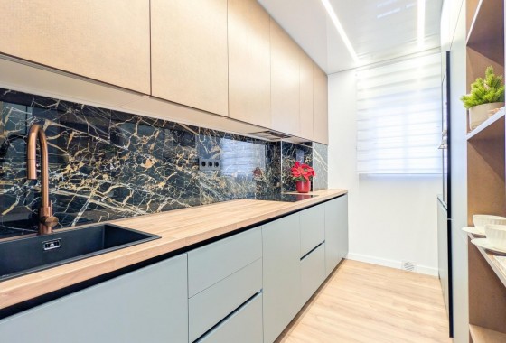 Resale - Apartment - Torrevieja - Parque de las Naciones