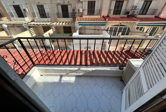 Resale - Townhouse - El Chaparral