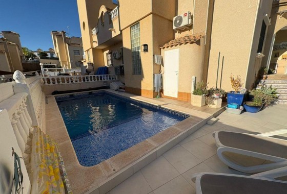 Revente - Maison de ville - Orihuela Costa - Villamartín-Las Filipinas