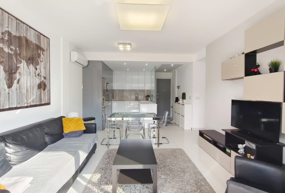 Resale - Apartment - Mil Palmeras