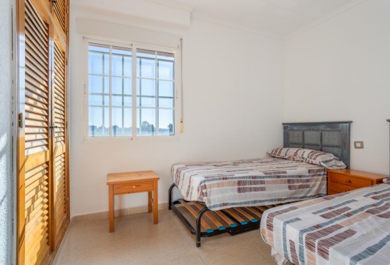 Revente - Villa - Torrevieja - Urbanización San Luis