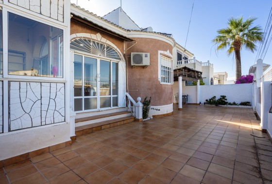Revente - Villa - Torrevieja - Urbanización San Luis