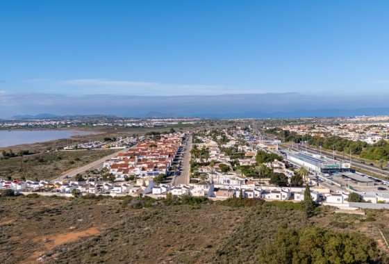 Revente - Villa - Torrevieja - Urbanización San Luis
