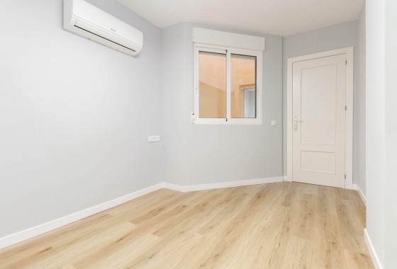 Segunda Mano - Apartamento - Torrevieja - La Mata pueblo