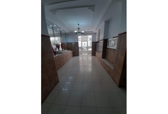 Resale - Apartment - Torrevieja - Centro