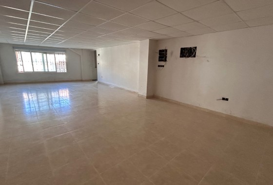 Segunda Mano - Local - Jacarilla