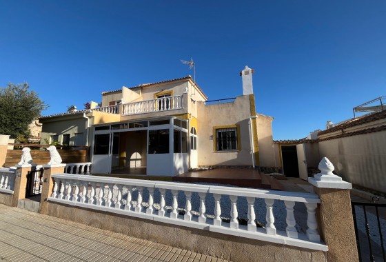 Revente - Quad House - Punta Prima - Serena