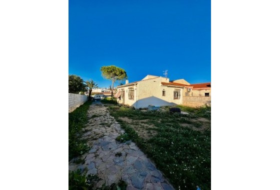 Revente - Villa - Torrevieja - Aguas nuevas 1