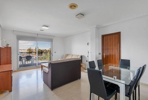 Resale - Apartment - Torrevieja - Paseo maritimo