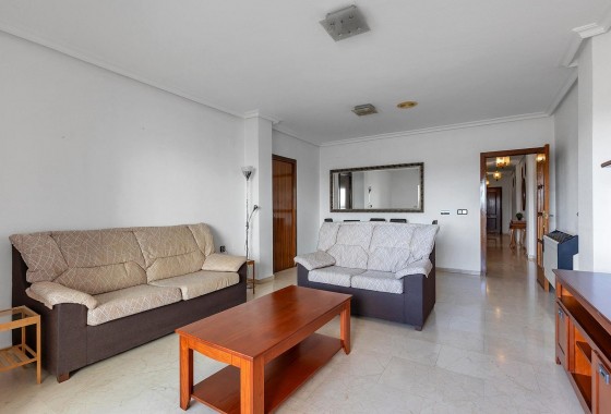 Resale - Apartment - Torrevieja - Paseo maritimo