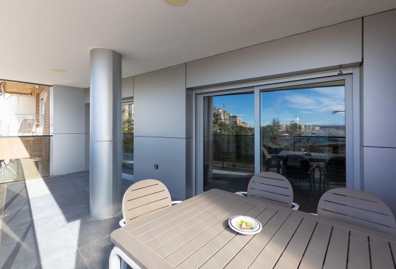Resale - Apartment - Torrevieja - Paseo maritimo
