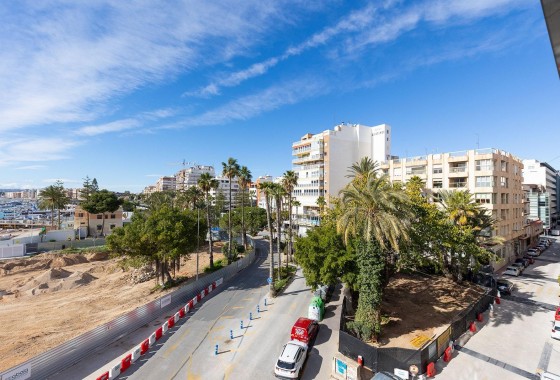 Resale - Apartment - Torrevieja - Paseo maritimo