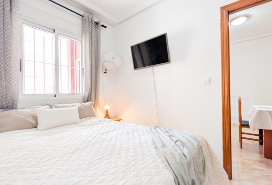 Resale - Apartment - Torrevieja - Parque las naciones